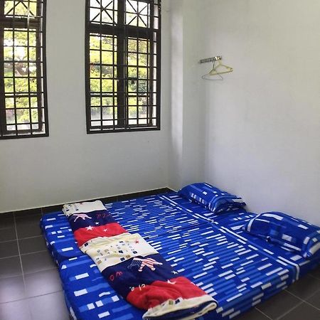 Jiaxin Hostel ウル・ティラム エクステリア 写真