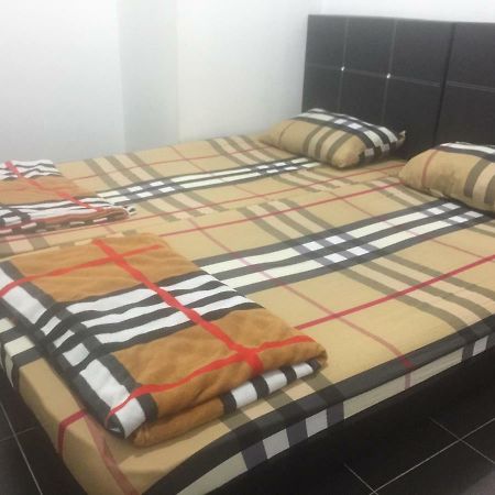 Jiaxin Hostel ウル・ティラム エクステリア 写真